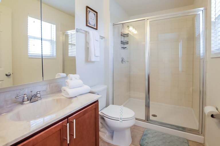 Bathroom 3, 3175tc Amazing Compass Baytown Home Sleeps 10, Osceola
