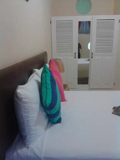 Bedroom 2, Cul-De-Sac Crib