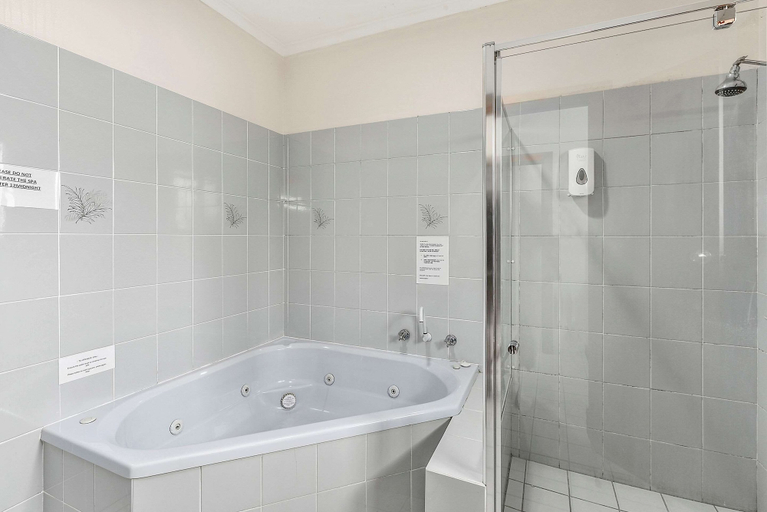Bathroom 5, Comfort Inn The Lakes, Mount Gambier