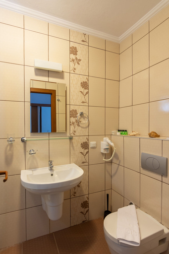 Bathroom 3, Selvi Beach Hotel, Bodrum