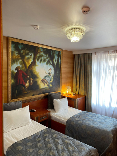 Bedroom 2, Hotel Kristall, Western