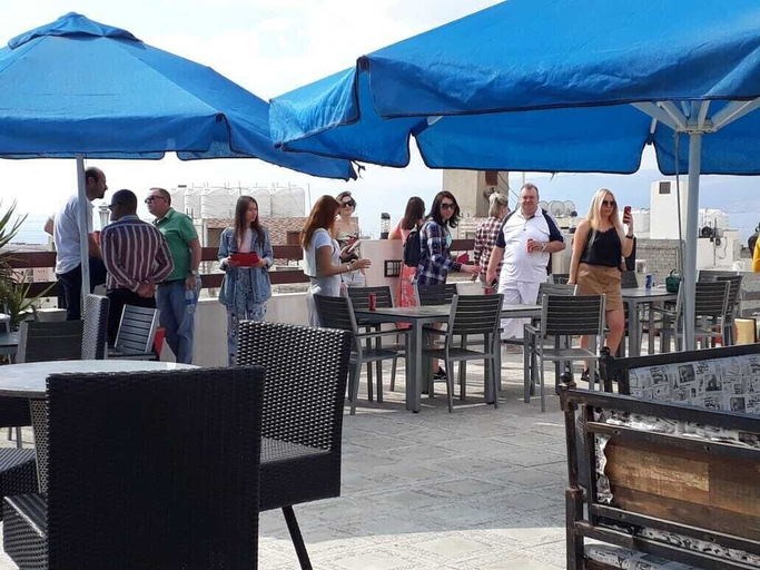 Food & Drinks