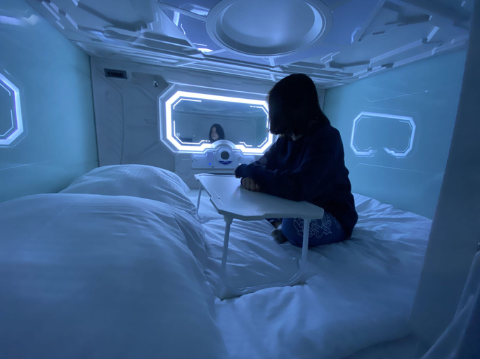 Bedroom 3, Space Night - Hostel, Berlin