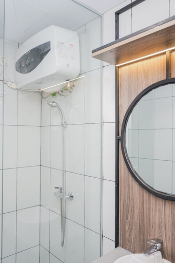 Bathroom 2, Premium Relaxing Studio Casa de Parco Apartment, Tangerang