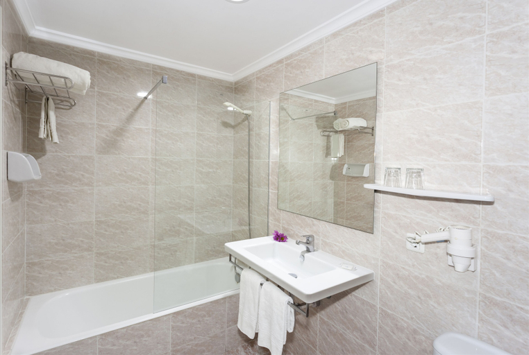 Bathroom 4, Hotel Venecia Paguera, Baleares