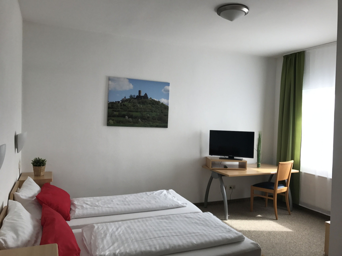 Bedroom 2, Hotel an der Burg, Gießen