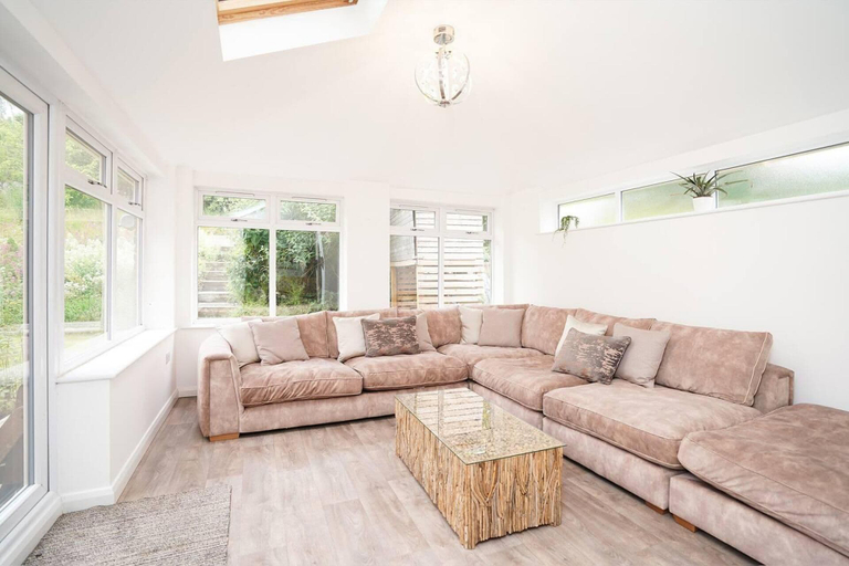 Others 5, Rent My Spa Home With Pool Table, Hottub and Sauna, Derbyshire