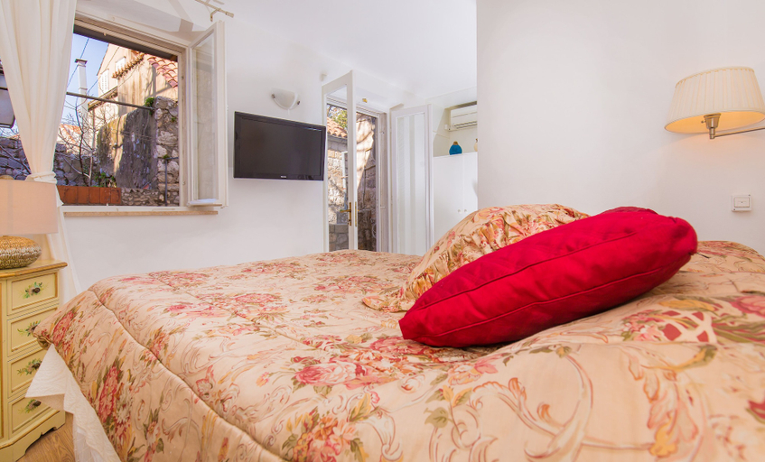 Bedroom 2, Steps Old Town Apartments by Irundo, Dubrovnik