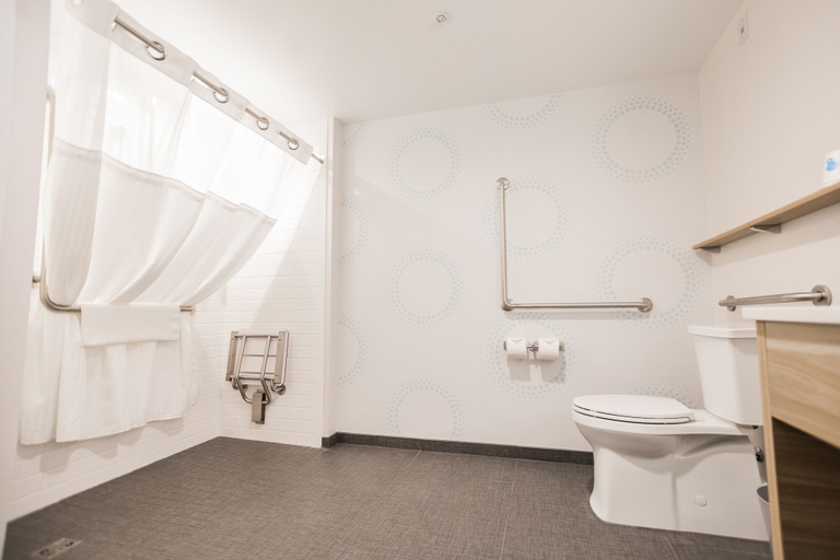 Bathroom 3, Tru By Hilton Yarmouth, Yarmouth