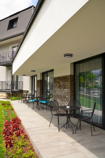 Exterior & Views 30