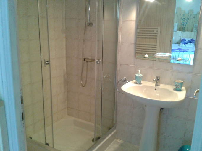 Bathroom 5, Domaine L'Albizia, Charente-Maritime
