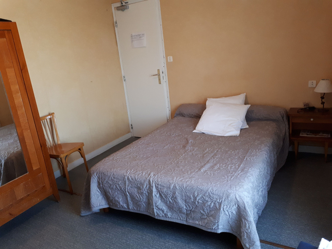 Bedroom 4, Le Lithana, Manche