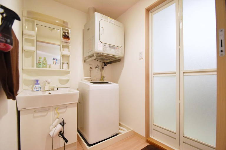 Bathroom 2, Chamomile Nishimachi 203, Naha