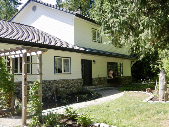 Exterior & Views 2, Eagle River Vacation Home, Columbia-Shuswap