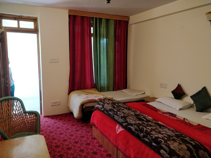 Bedroom 4, Madpackers Manali - Hostel, Kullu