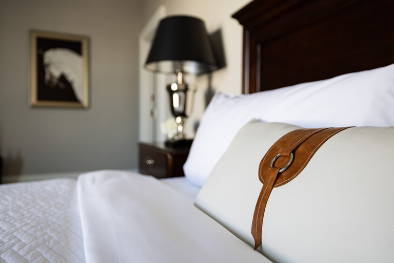 Bedroom 4, The Equestrian Hotel, Marion