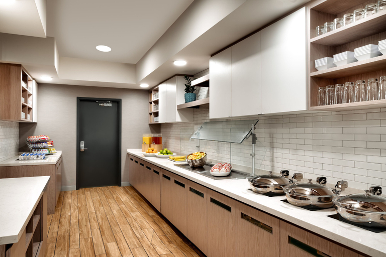 Food & Drinks 5, Hyatt House Rochester/Mayo Clinic Area, Olmsted