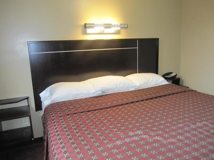 Bedroom 3, Dynasty Hotel and Suites New York LaGuardia Hotel, New York