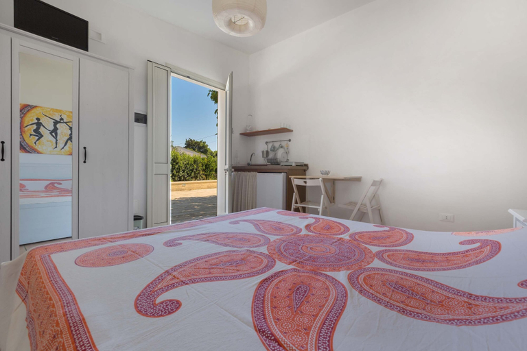 Room 4, 2028 Soledelsud - Monolocale by Barbarhouse, Lecce
