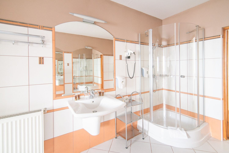 Bathroom 2, Hotel Forum, Rzeszów City