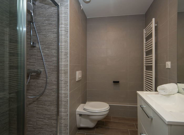 Bathroom 3, Lagrange Apart'HOTEL Mulhouse, Haut-Rhin