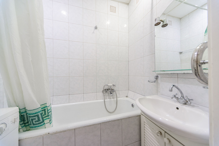 Bathroom, Apartment near Olympic Stadium, Holosiïvs'kyi