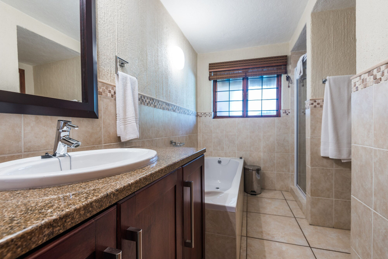 Bathroom 3, Kruger Park Lodge Unit No. 521, Ehlanzeni