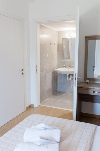 Bathroom 3, Steliana 2, Crete