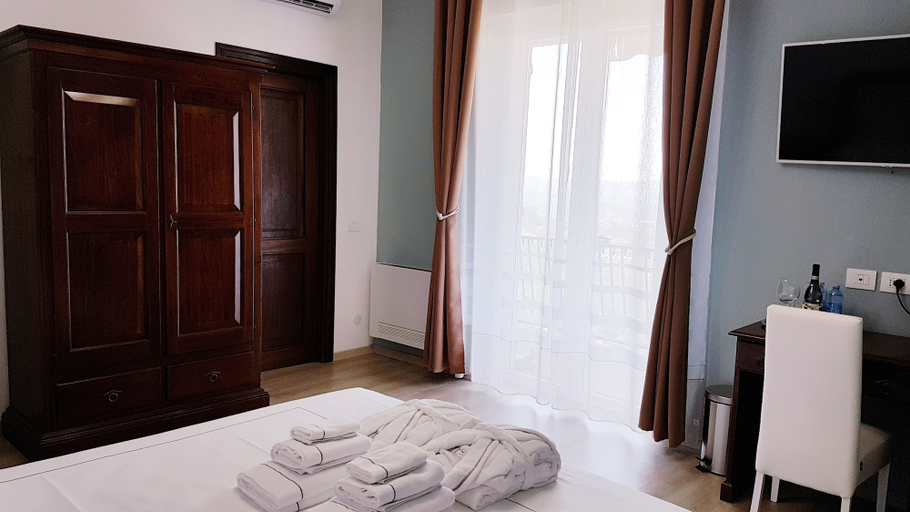 Bedroom 3, Villa Bellavista Alba, Cuneo