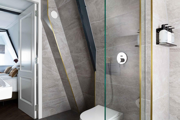 Bathroom 3, Anegang Boutique Hotel, Haarlem