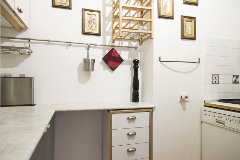 Others 5, Attractive Apartment in Navigli Area, Milano