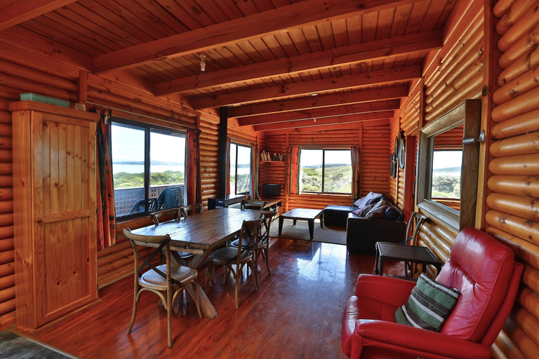 Others 5, Cloudy Bay Cabin, Kingborough
