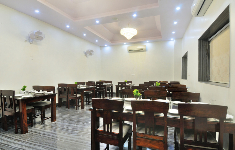 Food & Drinks 5, Trimrooms Mount Blue, Jaipur
