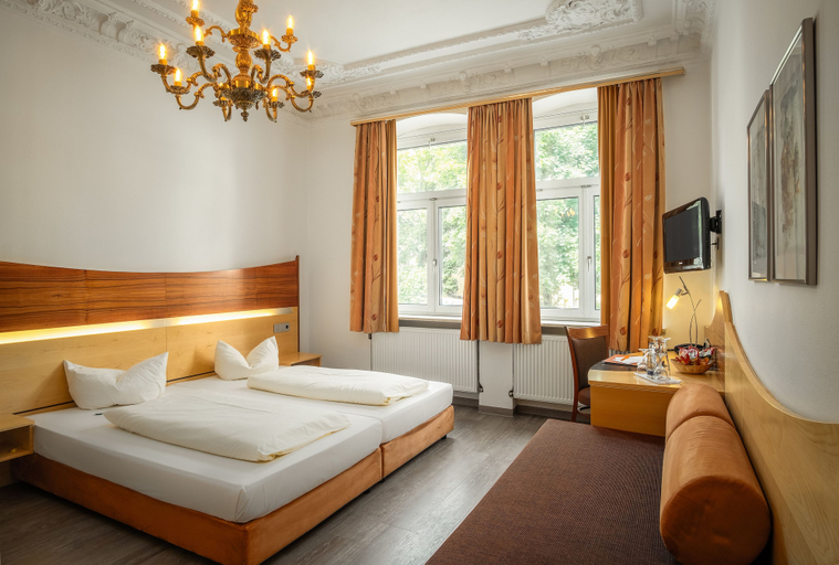 Bedroom 3, Hotel Spitzberg, Passau