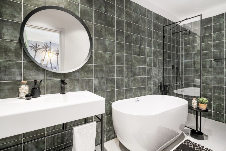 Bathroom 3, Mr. Soof - By TLV2GO