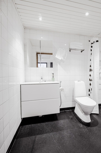 Bathroom 4, Hostel Café Koti, Lapland