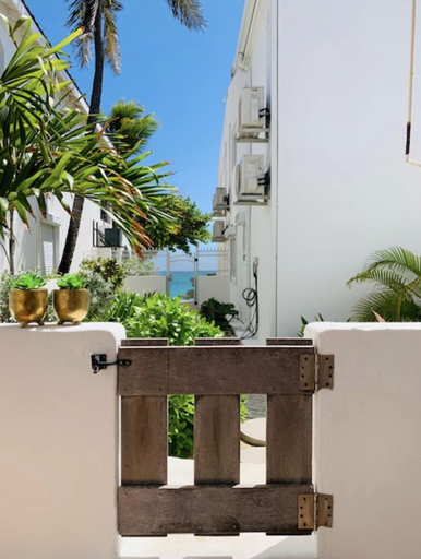 Others 5, Coco's Beach House