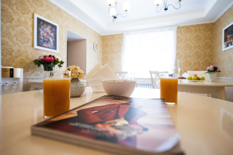 Food & Drinks 3, Travelto Repina, Sankt-Peterburg gorsovet