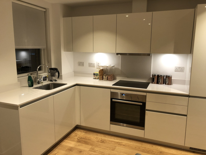 Others 5, Luxury 2 Bed 2 Bath Apartments next to kings cross, London