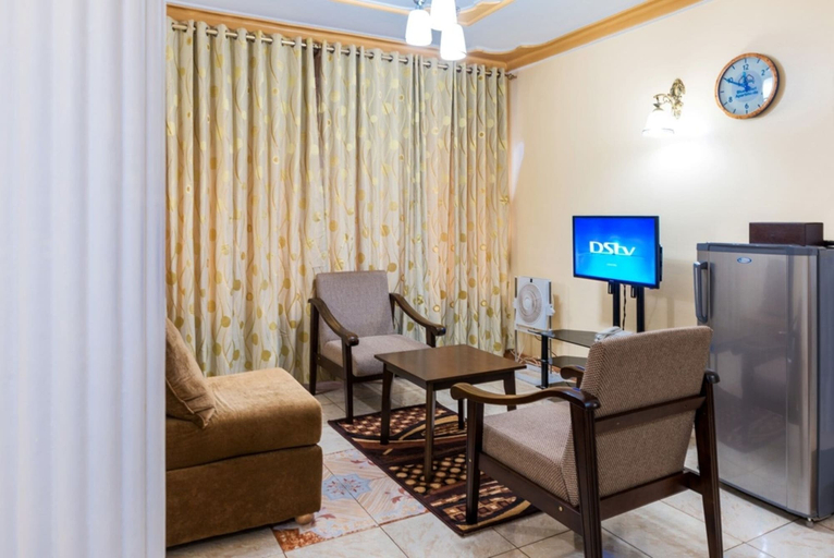 Others 5, Apartment in Secure Resort - 4 to 6 People, Kampala