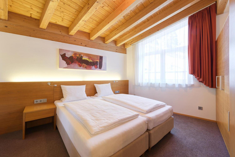 Bedroom 4, Hotel Alpenland, Landeck