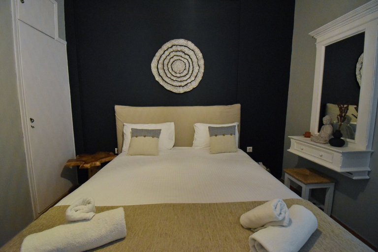 Bedroom 2, Seven Seconds Away, Attica