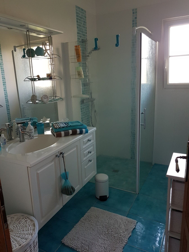 Bathroom, La Montignonne, Seine-et-Marne