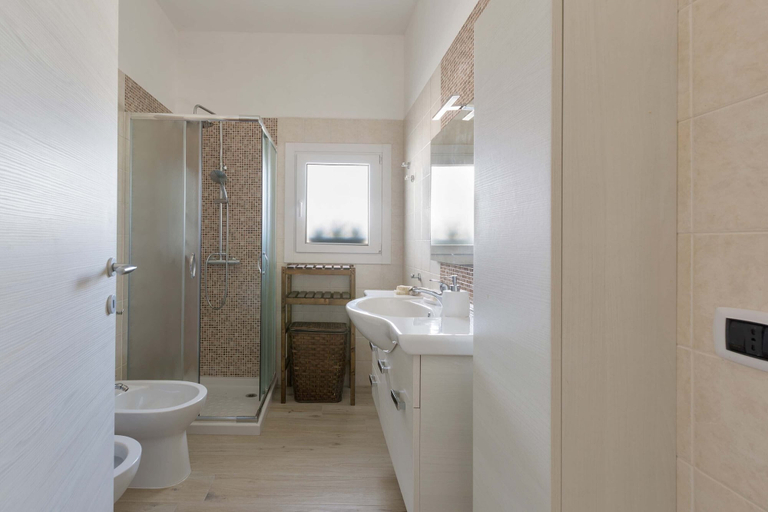 Bathroom 3, 1939 Villetta Camilla, Lecce