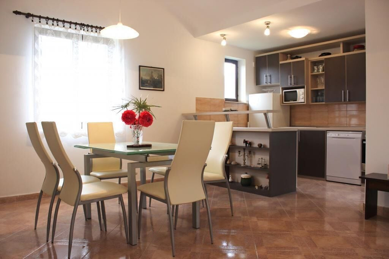 Others 5, Apartment Bruna, Supetar