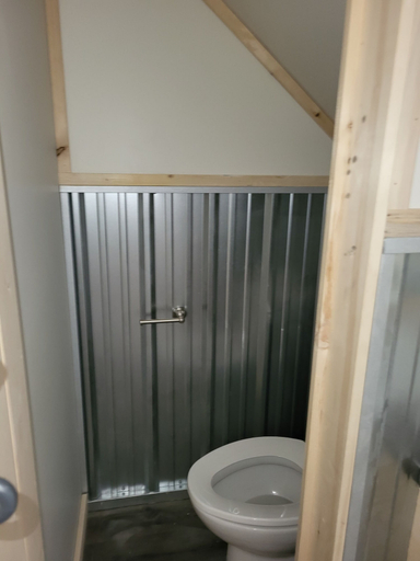 Bathroom 3, The Orchard Hostel Private Bunks, East Kootenay