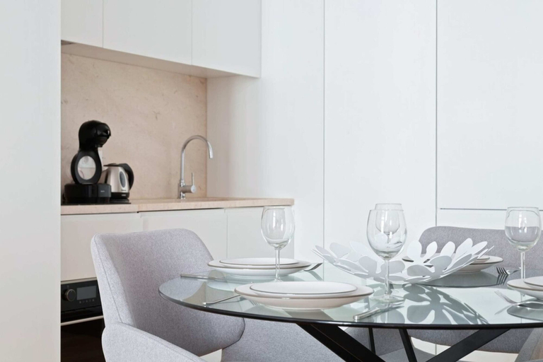 Others 5, Spacious 1 Bedroom Apartment Near Baixa, Lisbon