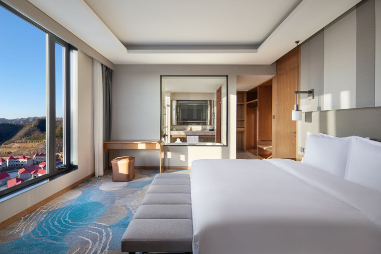 Bedroom 4, Holiday Inn CHENGDE PARK VIEW by IHG, Chengde