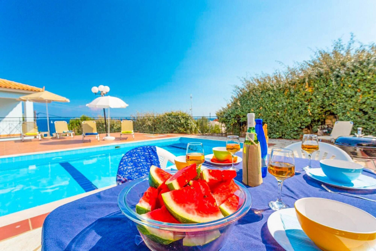 Food & Drinks 5, Skala Villa Yellow Large Private Pool Walk to Beach Sea Views A C Wifi - 2826, Ionian Islands