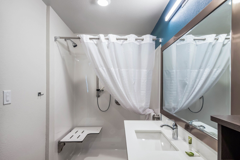 Bathroom 4, WoodSpring Suites Merrillville, Lake